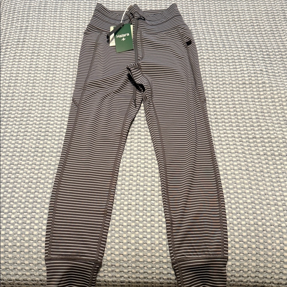 HALARA Women's Gray and White Striped Leggings
